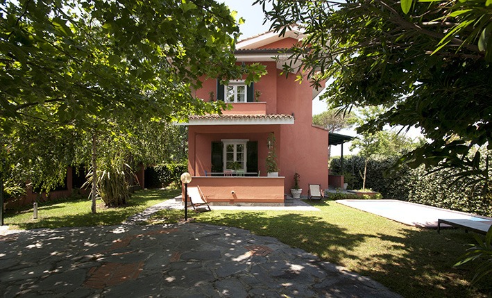 Outside view, Villa Angela, one of the villas you can rent from Glesus, Wedding & Travel Services in Italy